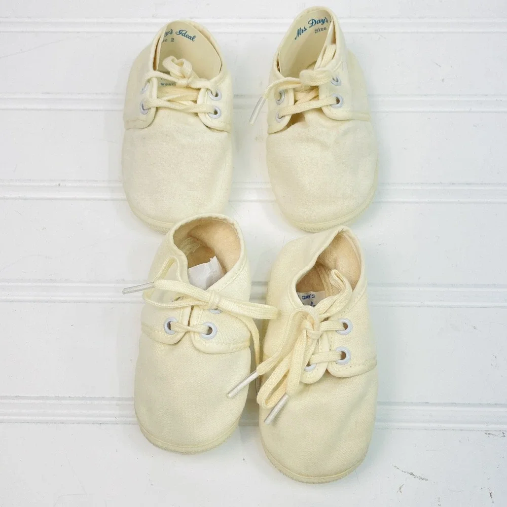 Lot‎ of 2 Sizes Vtg Mrs Days Ideal LACE UP CRIB SHOES White Sizes 1&2 Doll Shoes